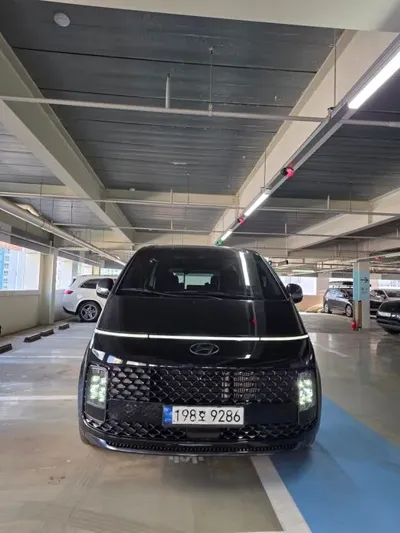 Hyundai Staria