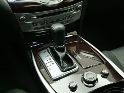 Infiniti Q70