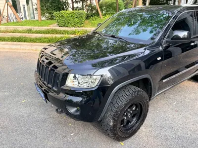 Jeep Grand Cherokee (Import)