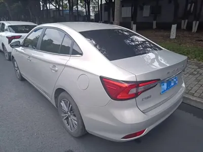 Roewe i5