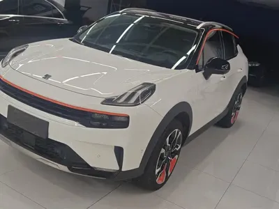 Lynk & Co 06