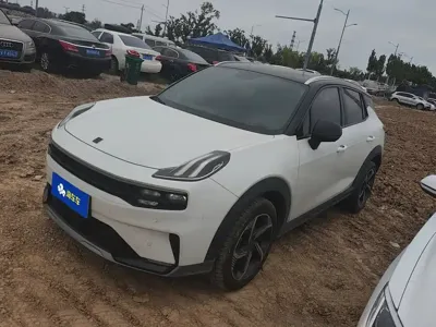 Lynk & Co 06