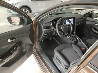 Venucia T70