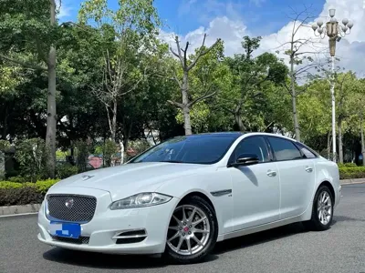 Jaguar XJ
