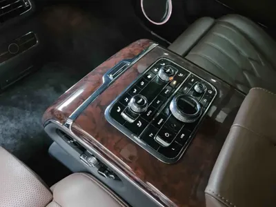 Hongqi 红旗金葵花国耀
