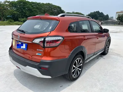 Venucia T70