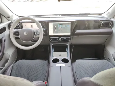 Leapmotor C11