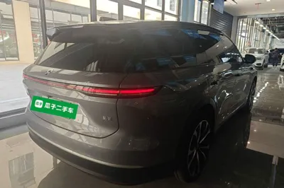 Nio ES8