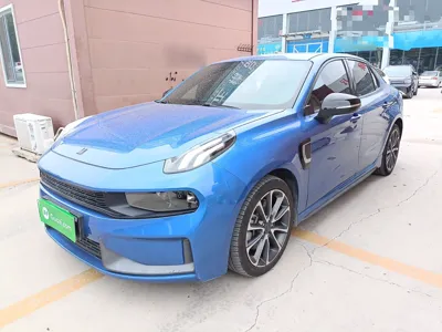 Lynk & Co 03