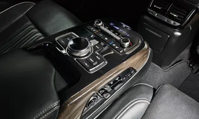 Genesis EQ900