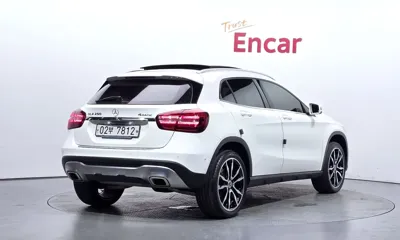 Mercedes-Benz GLA-Class