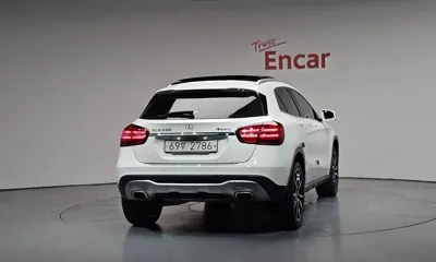 Mercedes-Benz GLA-Class