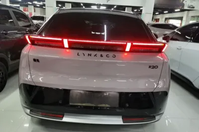 Lynk & Co Z20
