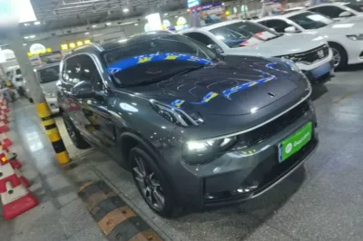Lynk & Co 01