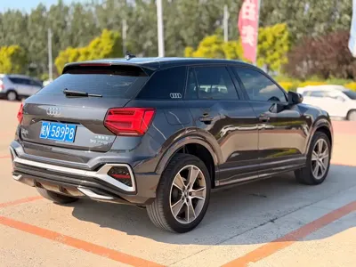 Audi Q2L
