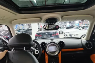 MINI Paceman