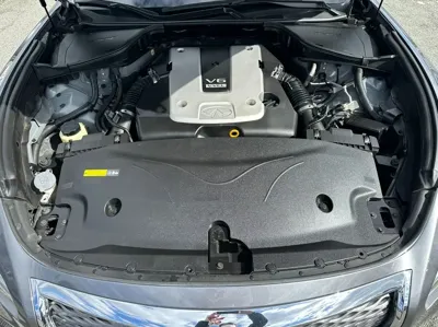 Infiniti Q70