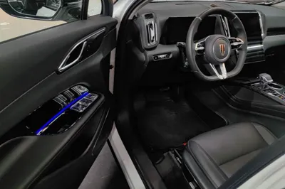 Hongqi HS3 PHEV