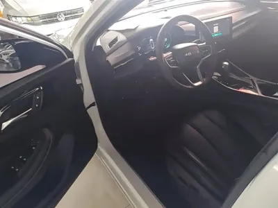 Roewe i5