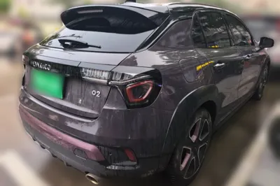 Lynk & Co 02