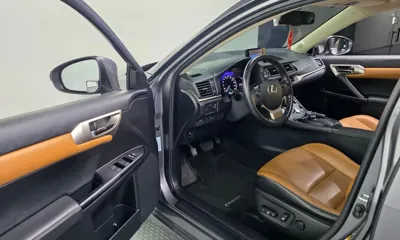 Lexus CT200h