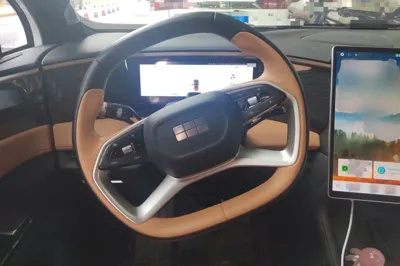 Geely Galaxy L7