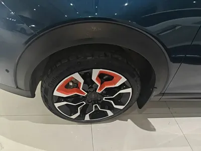 Lynk & Co 06