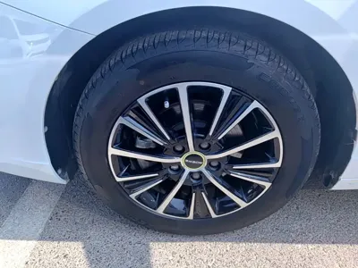 Roewe i5