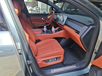 BYD Tang L
