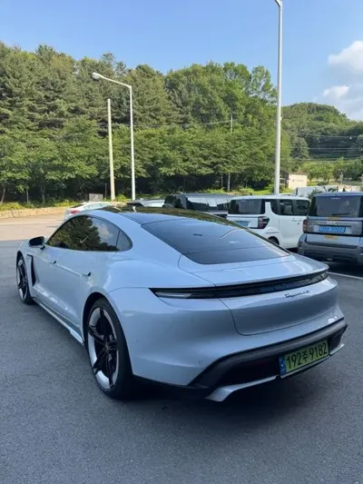 Porsche Taycan