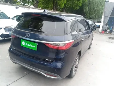 BYD MAX