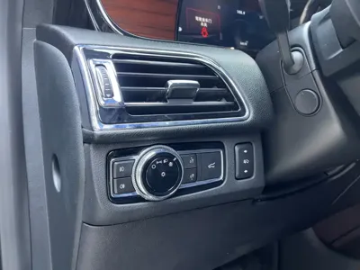 Lincoln Navigator