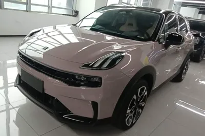 Lynk & Co 06