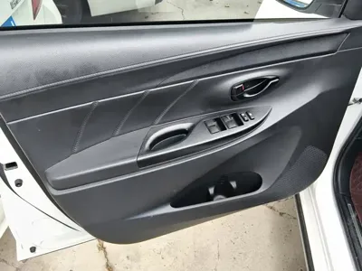 Toyota Yaris L
