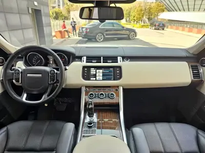 Land Rover Sport