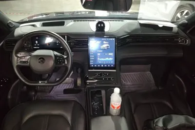 Nio EC6