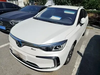 BAIC EU5