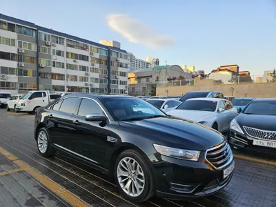 Ford Taurus