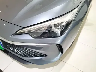 Roewe i5