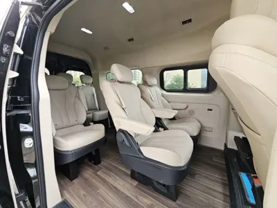 Maxus V70