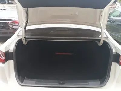 Roewe i5
