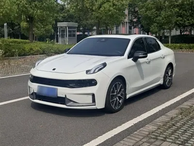 Lynk & Co 03