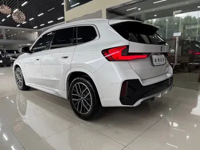BMW iX1