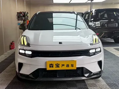 Lynk & Co 06