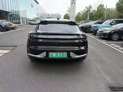 Zeekr 001