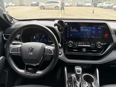 Toyota Crown Kluger