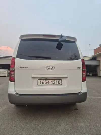Hyundai Starex