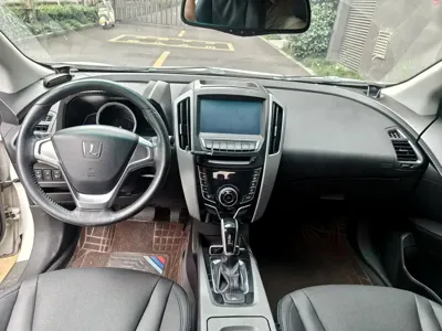 Luxgen U6