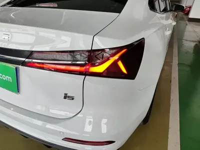 Roewe i5