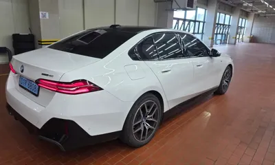 BMW i5